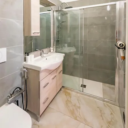 Affittacamere The Rock Con Bagno Privato Self Check In Piacenza