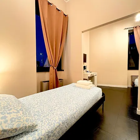 The Rock Con Bagno Privato Self Check In Piacenza