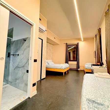 The Rock Con Bagno Privato Self Check In Konukevi Piacenza