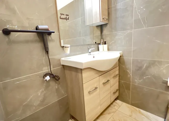 The Rock Con Bagno Privato 3* Piacenza